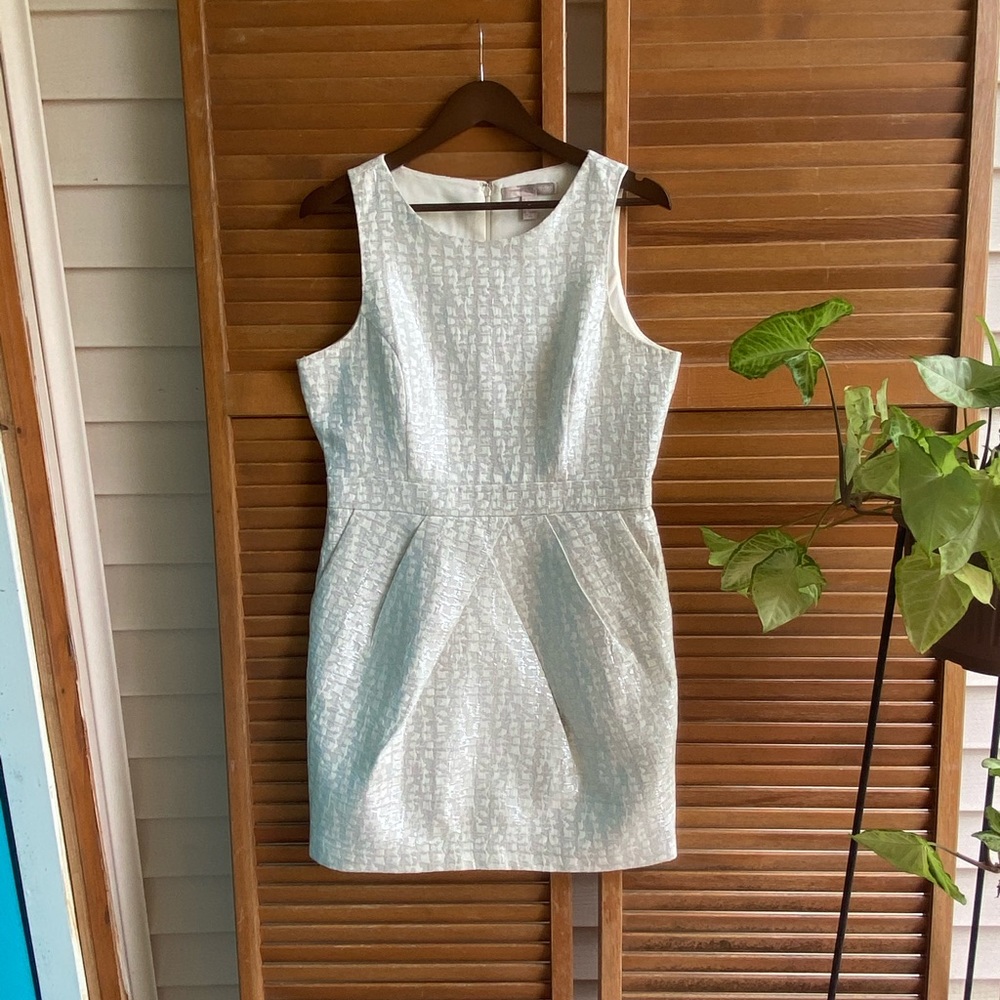 SZ L FOREVER 21 WHITE/SILVER COCKTAIL DRESS